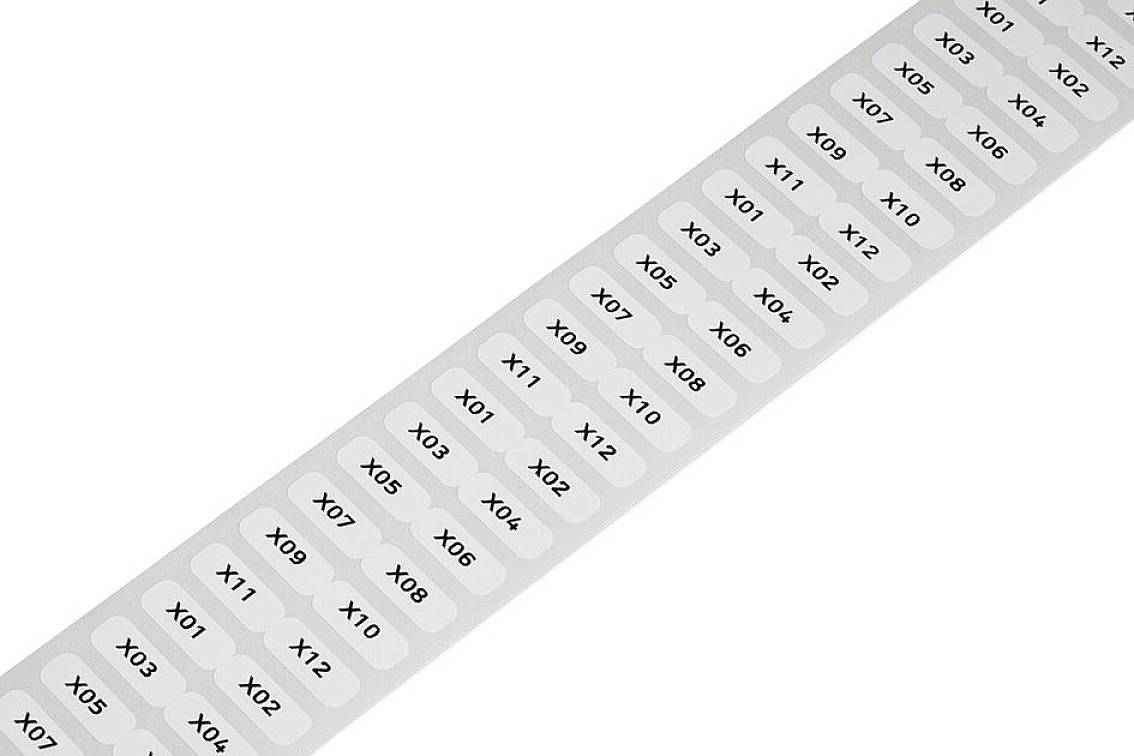 Une série d'étiquettes blanches, numérotées de X01 à X13, disposées côte à côte sur une bande.