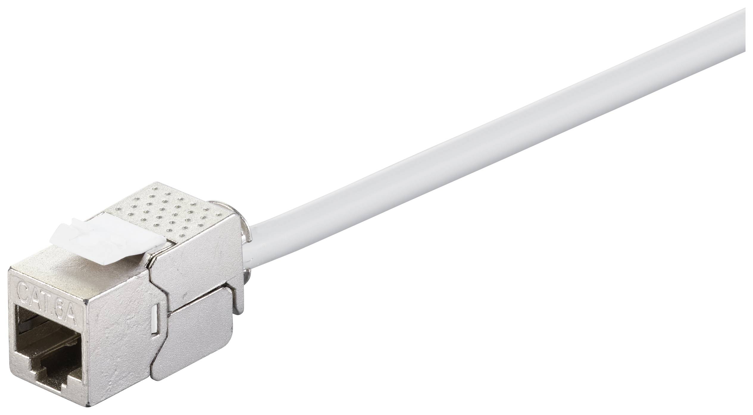Un câble réseau Ethernet avec connecteur métallique et câble blanc pour la transmission de données dans les réseaux informatiques.