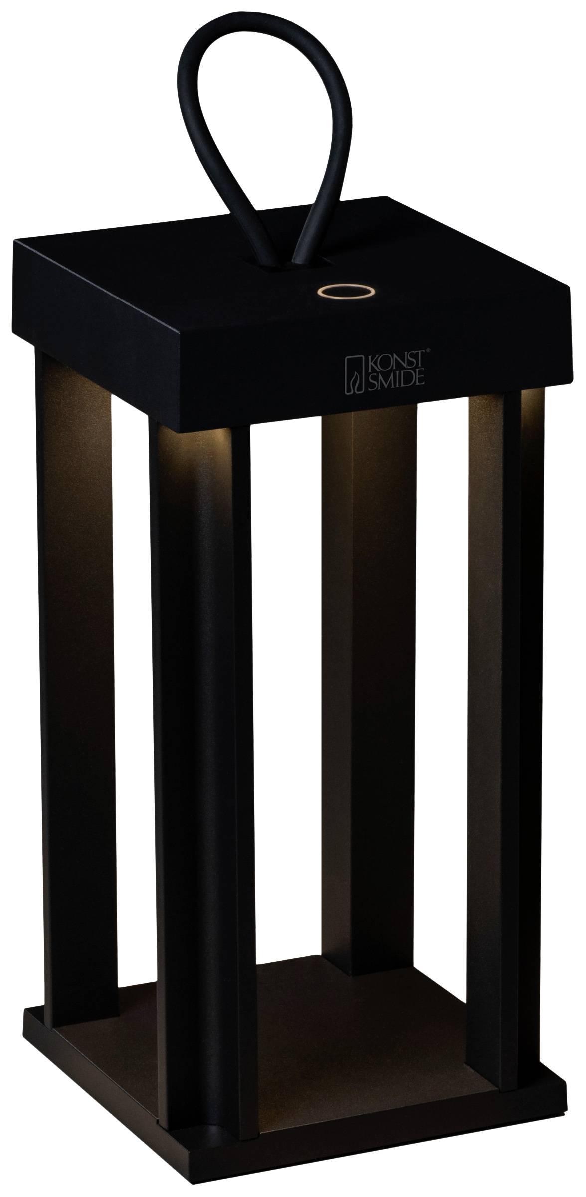 Une lampe de lanterne noire au design rectangulaire avec une poignée en haut. Elle illumine délicatement les murs intérieurs, adaptée à un éclairage d'ambiance.