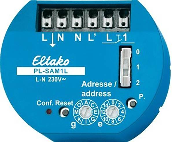 Actionneur de commutation Eltako PL-SAM1L bleu pour rail DIN avec bornes de raccordement en haut. Étiqueté 'Adresse/address' et bouton de configuration.