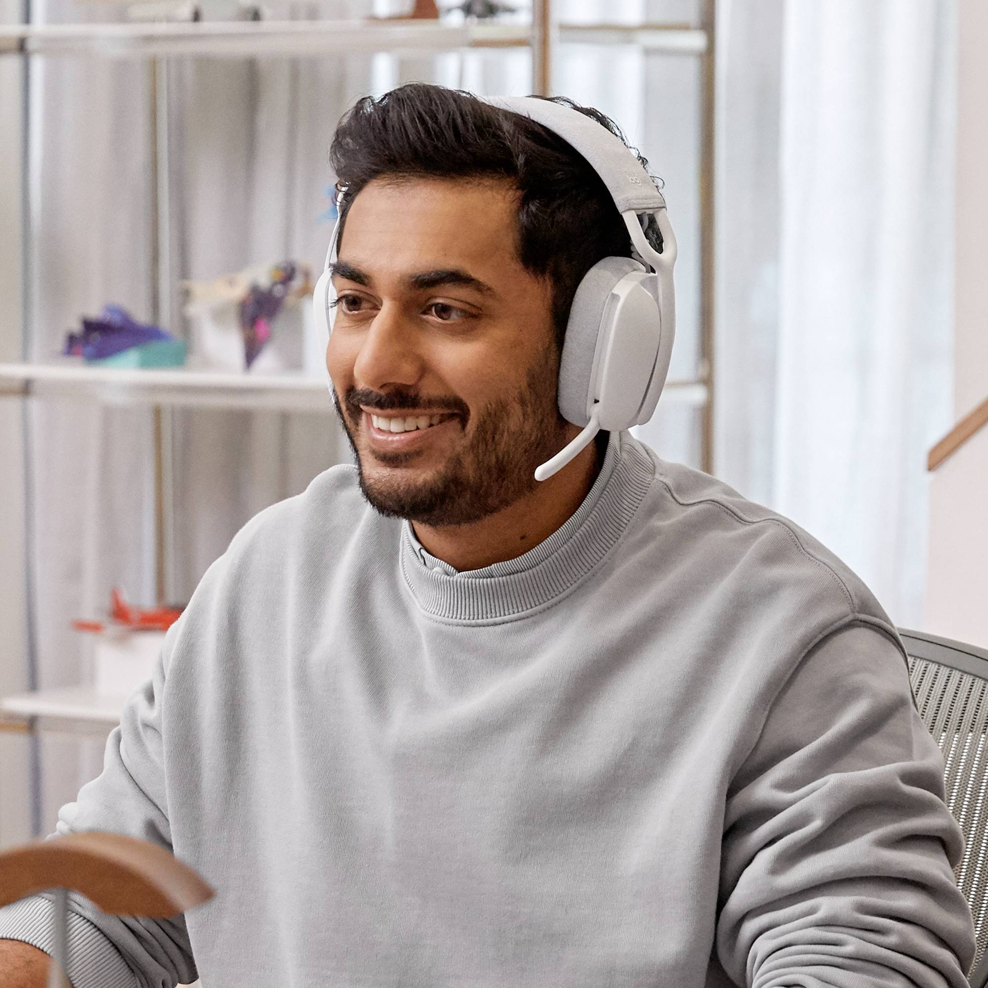 Logitech ZONE VIBE 100 Micro-casque supra-auriculaire Bluetooth Stereo blanc Suppression du bruit du microphone, Noise Cancelling