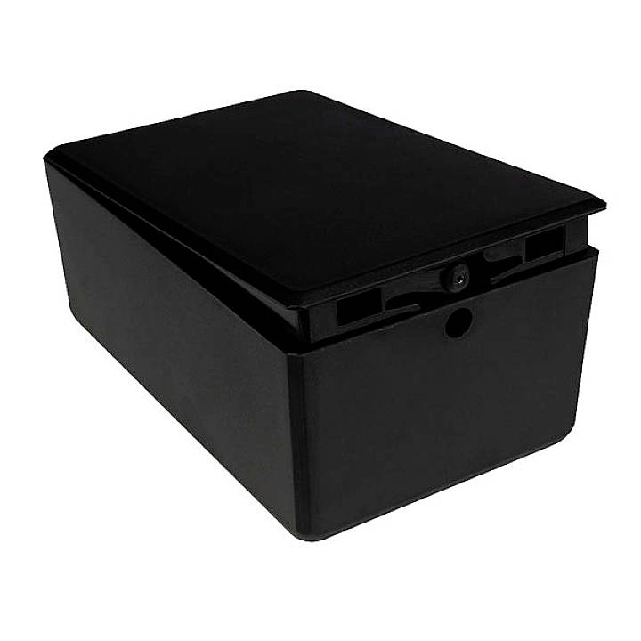 Boîte en plastique noir avec couvercle légèrement ouvert. Convient au rangement ou comme boîtier pour appareils électroniques.