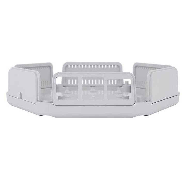 Ein weißer, sechseckiger WLAN-Router mit mehreren Lüftungsschlitzen und abgerundeten Ecken, von vorne gesehen.