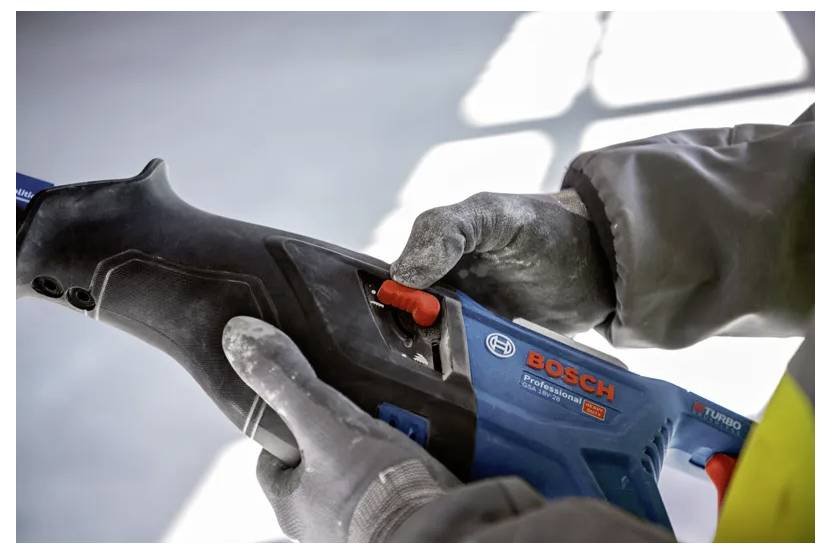 Bosch Professional GSA 18V-28 Scie sabre sans fil 06016C0001 brushless, sans batterie 18 V