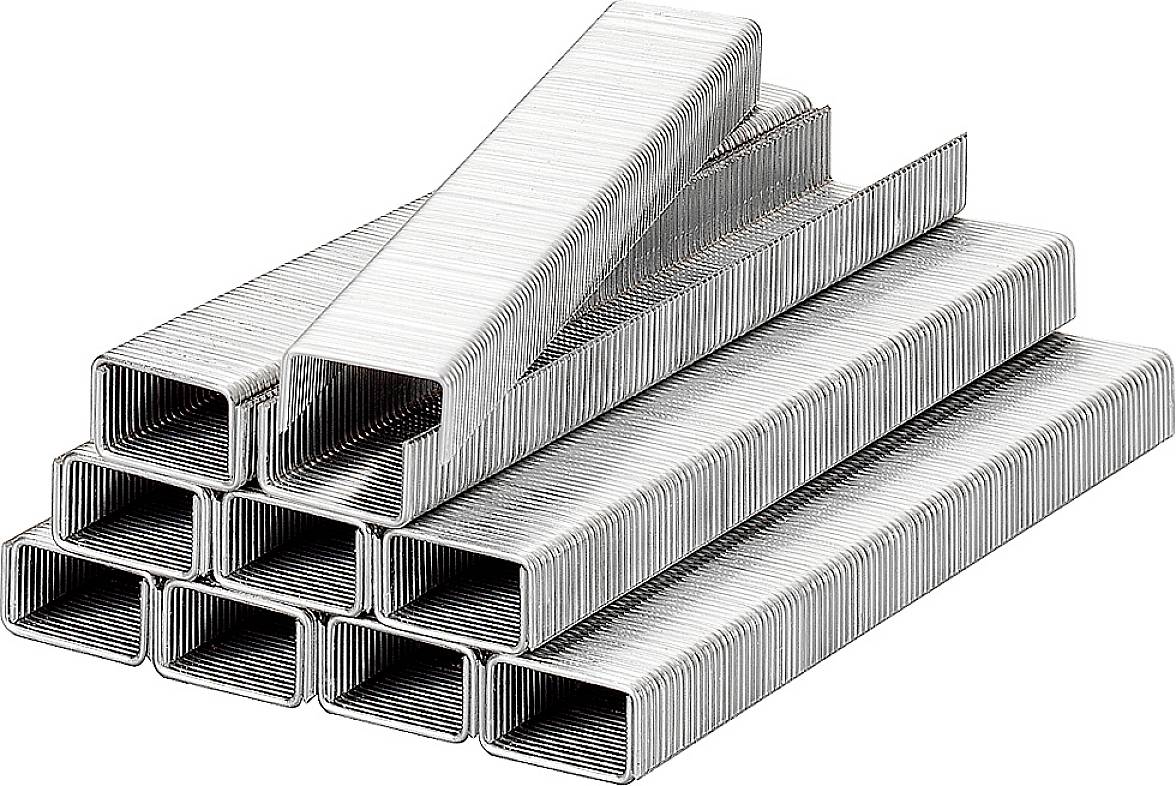 Une pile d'agrafes argentées, disposées de manière géométrique, forme une pyramide symétrique.