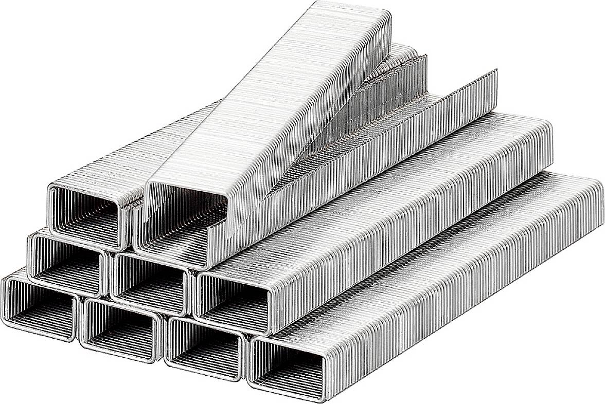 Une pile d'agrafes argentées de forme rectangulaire, disposées en pyramide, sur un fond blanc.