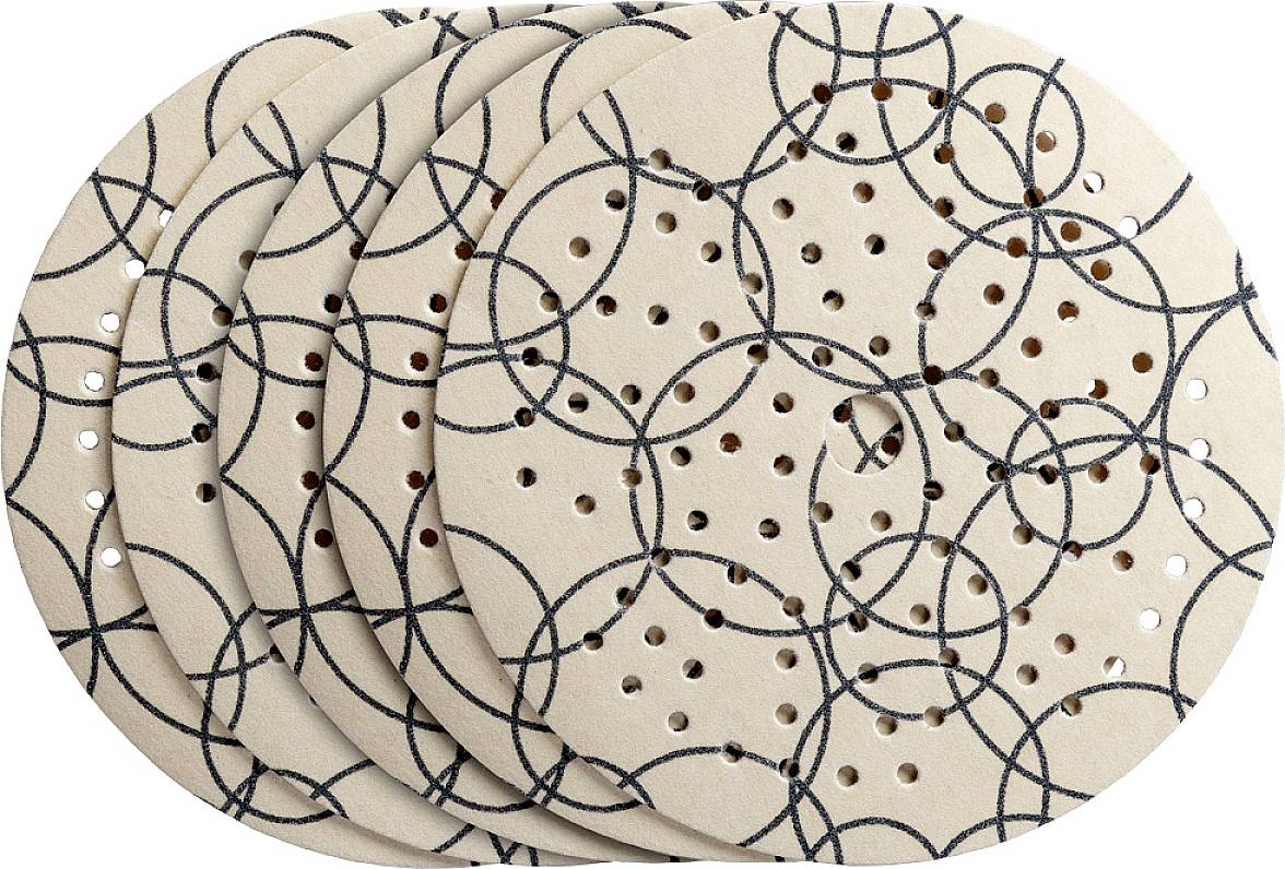 Plusieurs disques de ponçage circulaires en papier de verre avec des motifs circulaires se chevauchant et des trous pour un embout d'aspirateur.