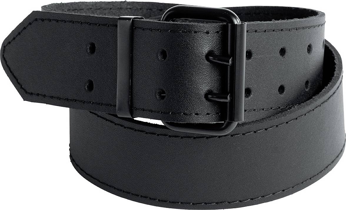 Ceinture en cuir noir avec boucle métallique et plusieurs trous pour ajuster la taille.