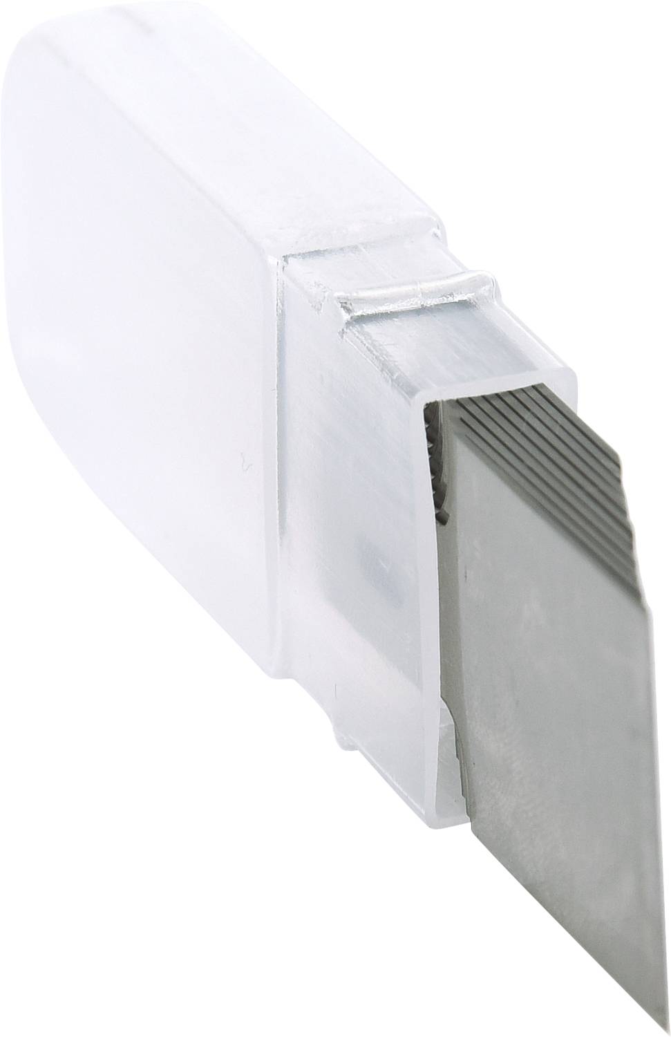 Lames de rechange dans un emballage en plastique transparent partiellement ouvert, exposant les lames métalliques.