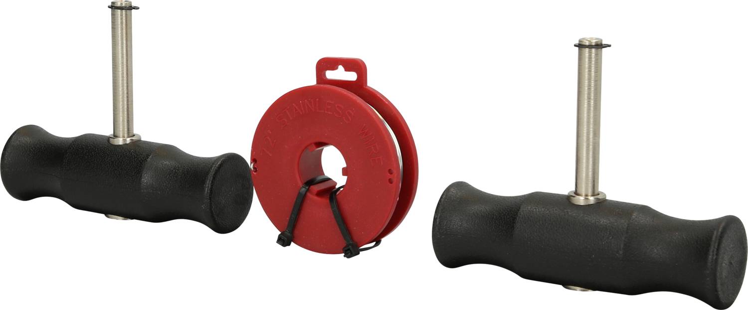 Un outil à motif circulaire rouge avec deux poignées noires pour des exercices de fitness ou de rééducation.