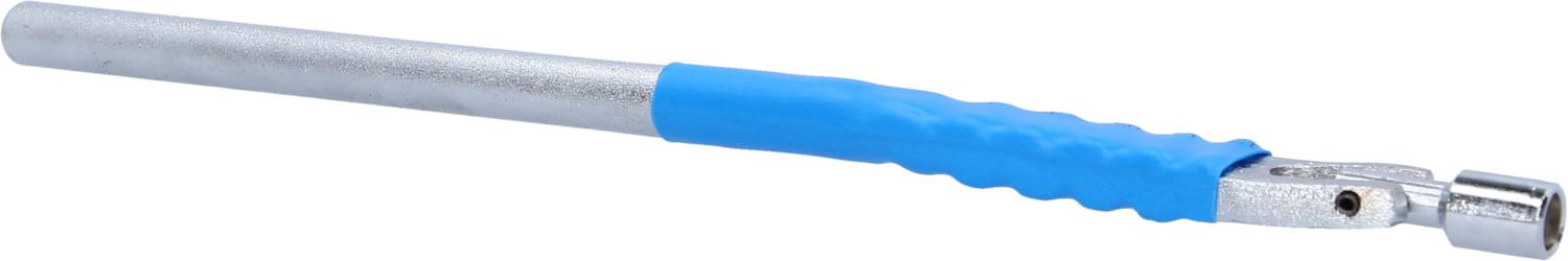Un outil argenté avec une poignée bleue, semblable à un aimant de levage, utilisé pour soulever des objets depuis des endroits difficiles d'accès.
