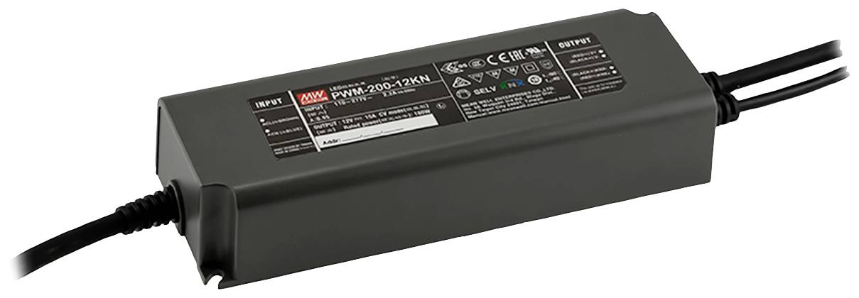 Un bloc d'alimentation rectangulaire noir portant plusieurs logos de certification et des spécifications techniques sur une étiquette.