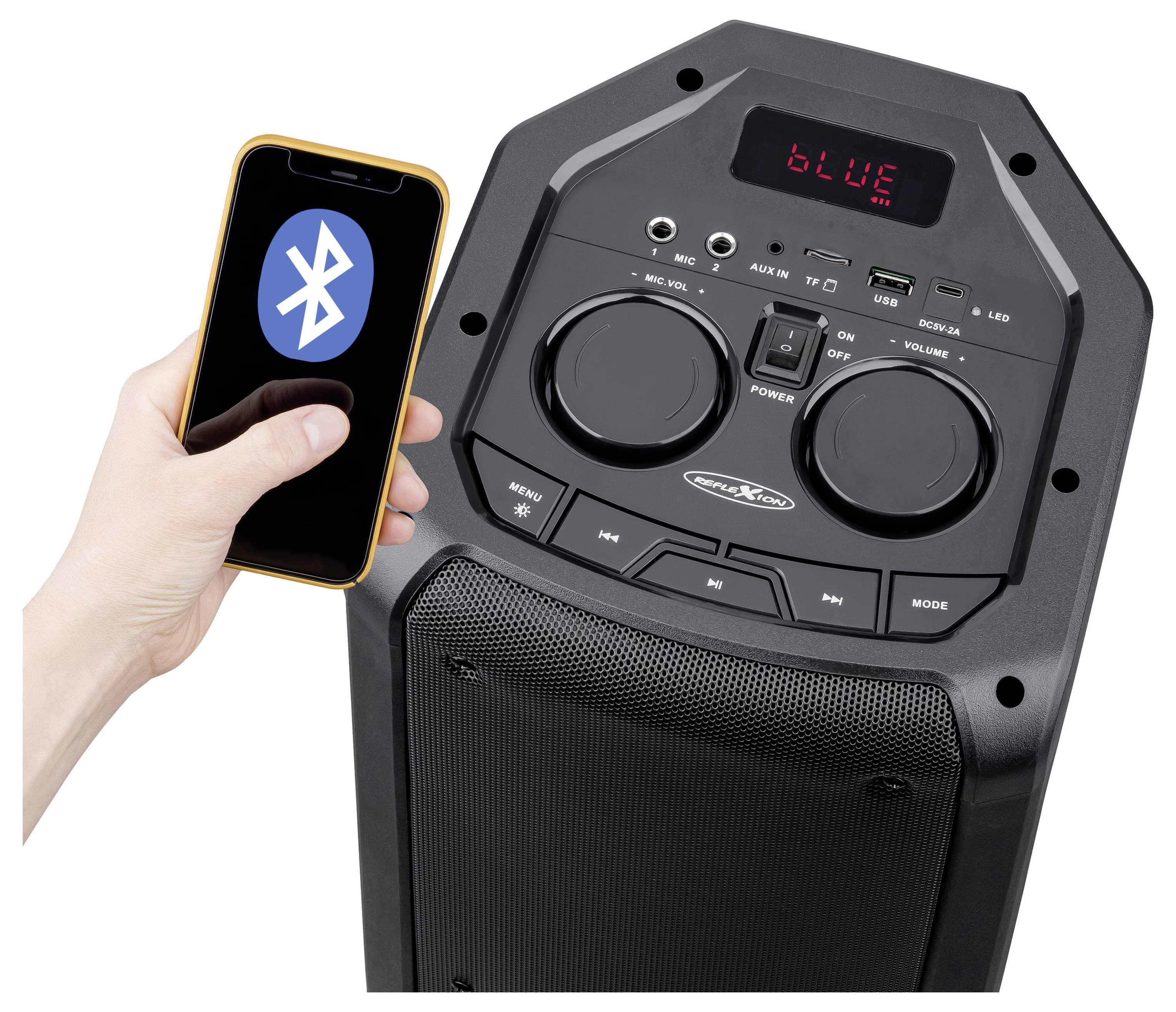 Main tenant un smartphone avec le symbole Bluetooth à côté d'un haut-parleur portable affichant « BLUE » sur son écran LED.