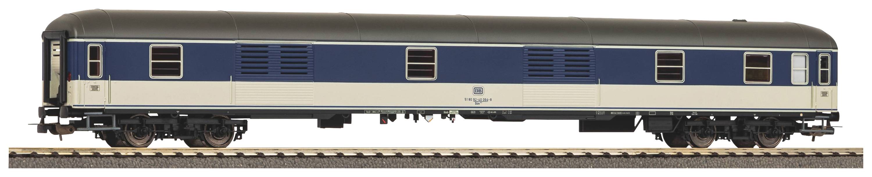 Une voiture-couchettes bleue et blanche de la Deutsche Bahn, stationnant sur des rails.