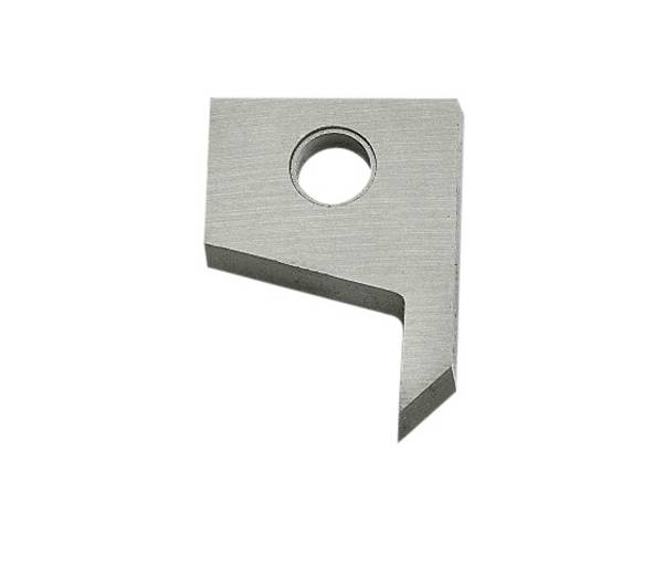 Outil de coupe métallique avec un corps rectangulaire et un tranchant acéré sur sa face inférieure, adapté pour des coupes précises.