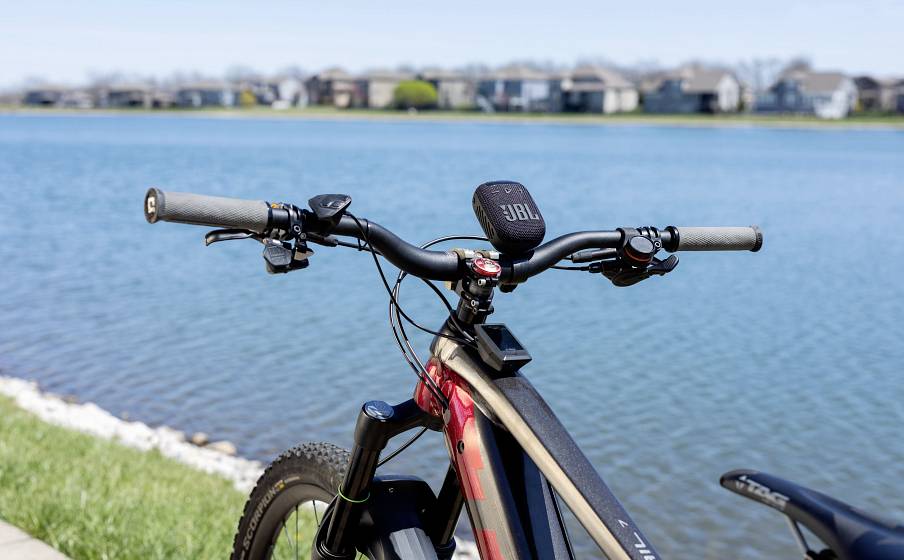 JBL Wind3SBLK Enceinte Bluetooth avec support, étanche à l'eau noir