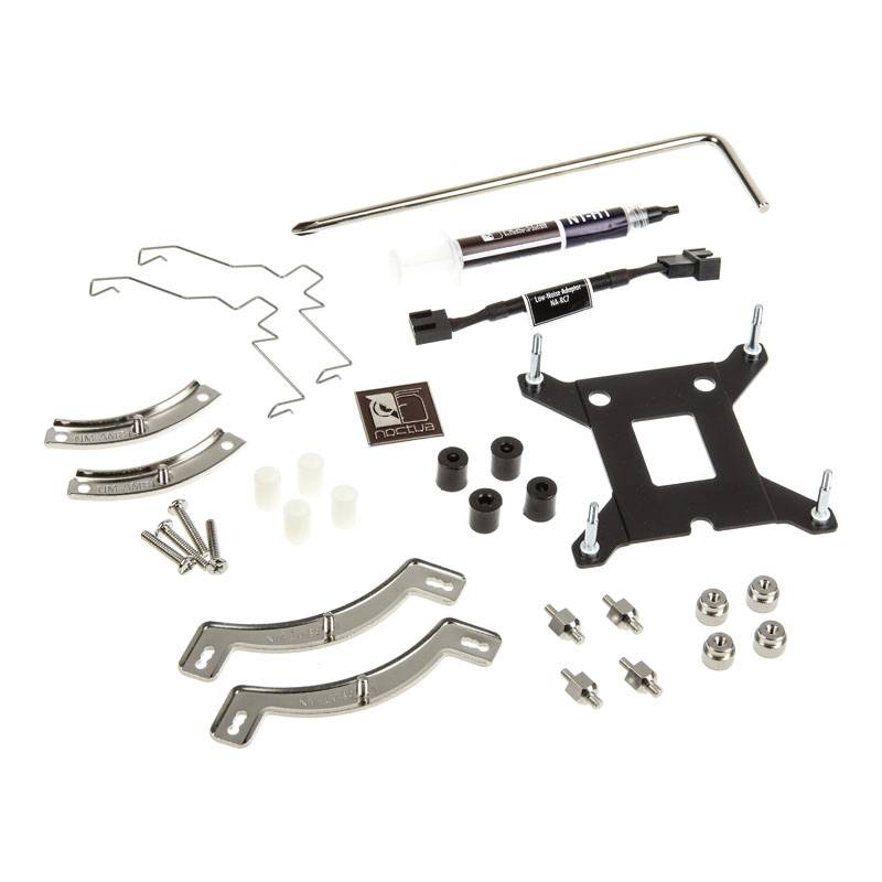 Kit de montage pour refroidisseur de CPU comprenant des vis, des supports, de la pâte thermique et une clé Allen, sur fond blanc.