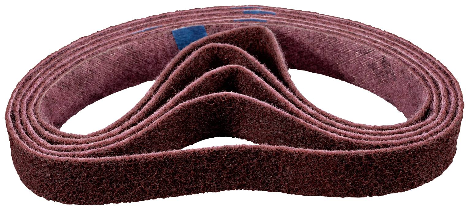 Bande abrasive brune en disposition ovale avec surface de ponçage fermée, adaptée aux ponceuses à bande et au travail du bois.