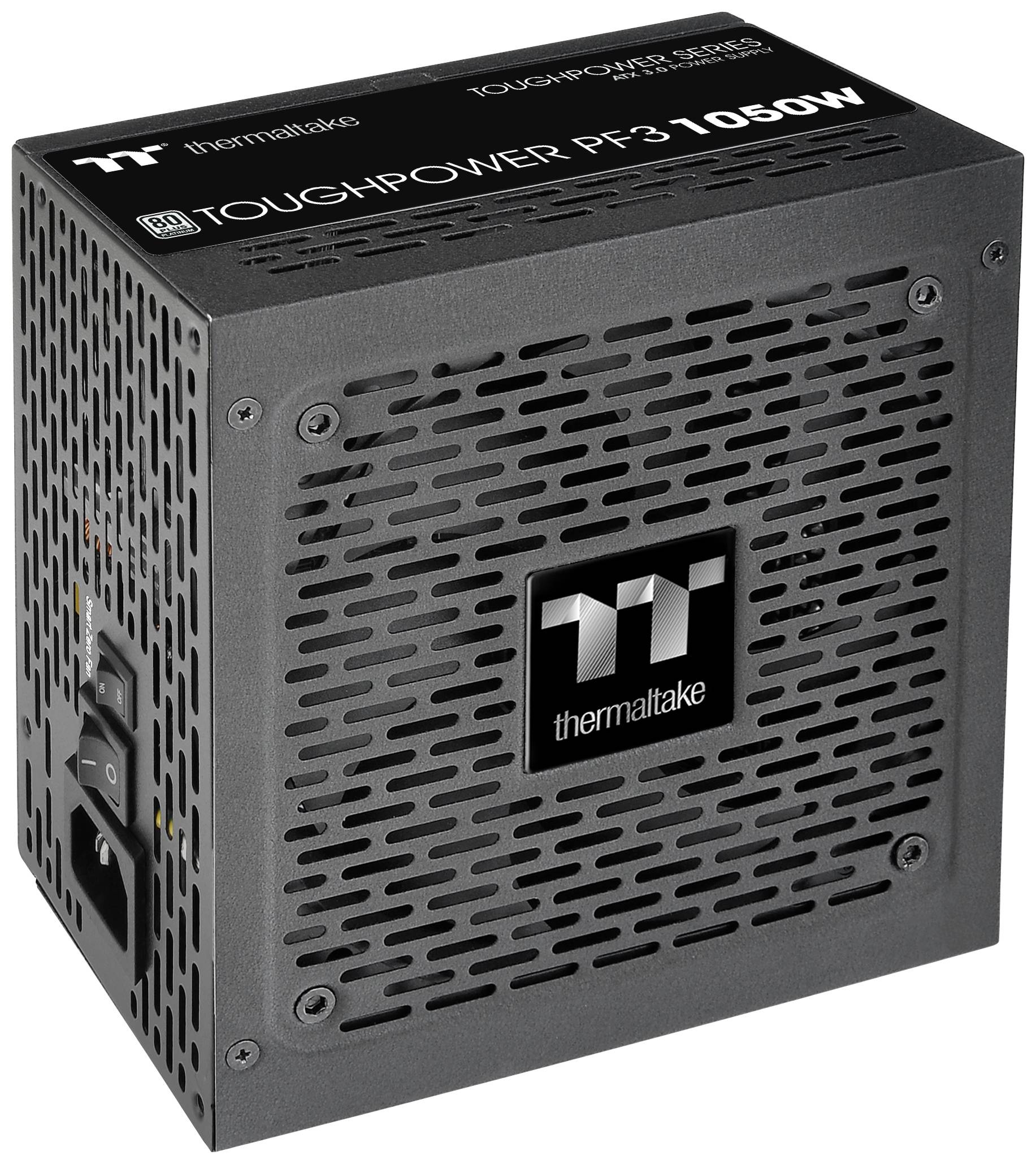 Bloc d'alimentation Thermaltake Toughpower PF3 noir de 1050W avec grille de ventilation, logo de marque et spécifications sur le dessus.