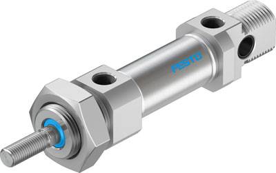 Un cylindre pneumatique argenté de Festo avec un marquage bleu et plusieurs raccords, principalement fabriqué en métal.