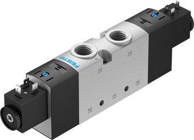 Vanne pneumatique industrielle de Festo avec deux raccordements et composants de commande électriques, utilisée dans les systèmes automatisés.