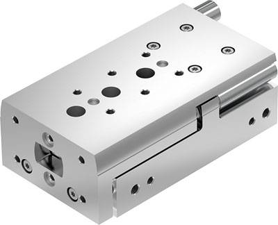 Cylindre pneumatique métallique avec plusieurs trous de fixation et joints d'étanchéité ; utilisé pour des mouvements linéaires précis dans les machines.