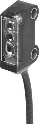 Un capteur noir rectangulaire à boîtier transparent, doté de trois objectifs à l'avant et d'un câble sortant par le bas.