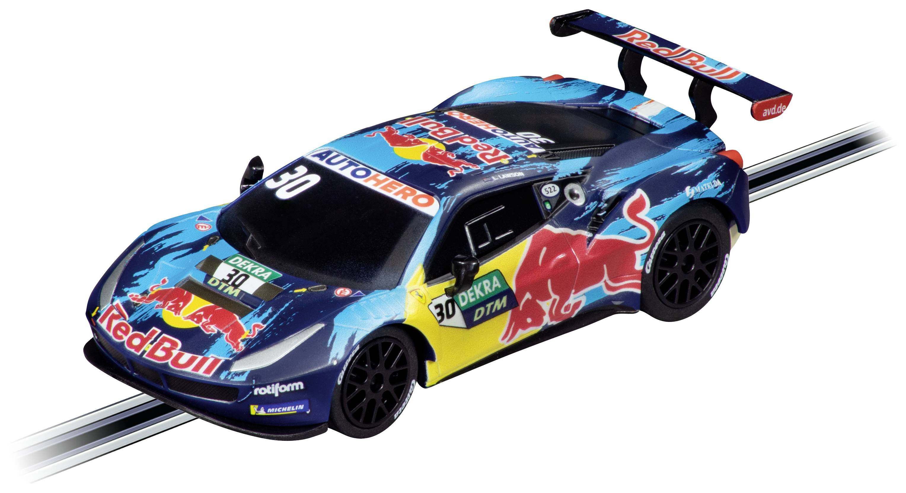 Une voiture de jouet bleue avec un motif de taureau rouge et le logo Red Bull roule sur une piste. Elle porte le numéro de départ 30.