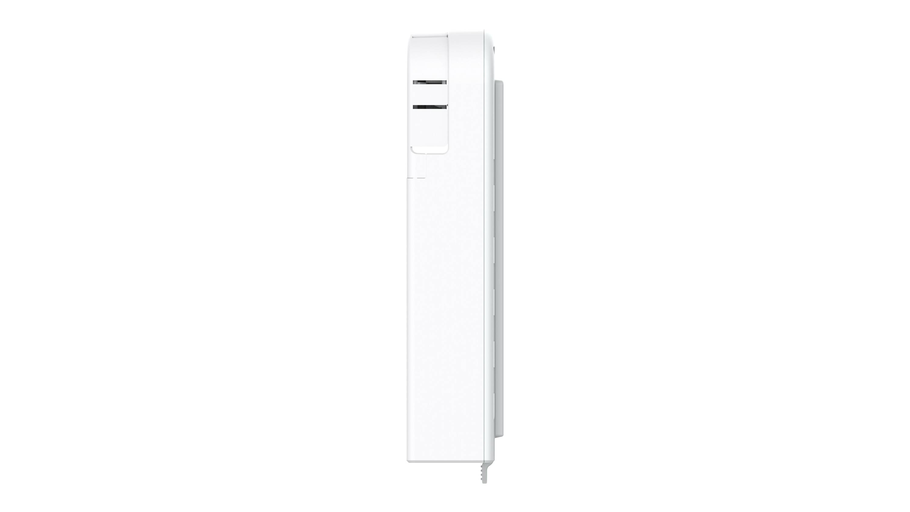 Climatiseur blanc et élancé, monté verticalement, avec des fentes de ventilation étroites en haut à gauche.