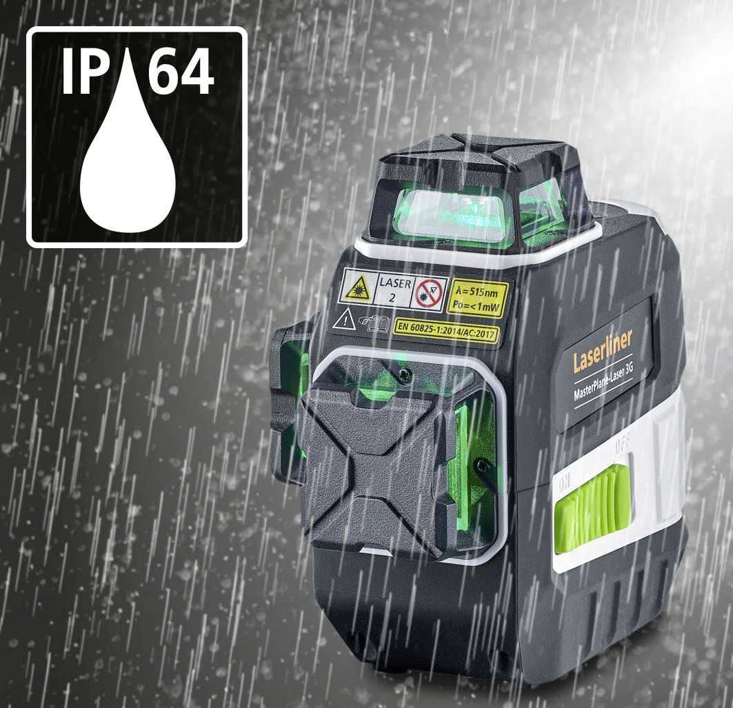 Un appareil laser de classe de protection IP64 sous la pluie. L'appareil est équipé d'une lumière verte et affiche des avertissements de sécurité.