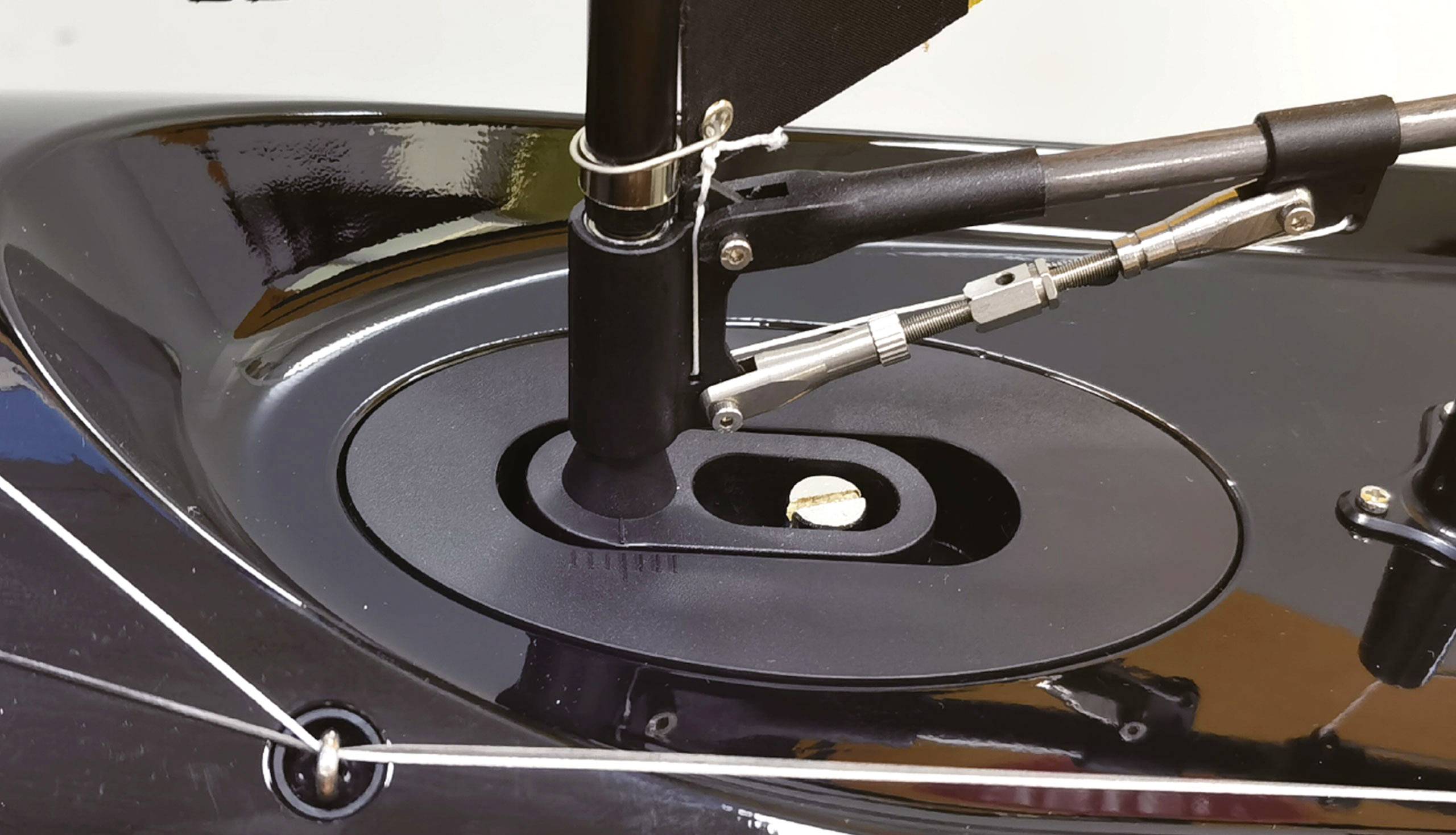 Amewi Voilier RC prêt à fonctionner (RtR) 995 mm