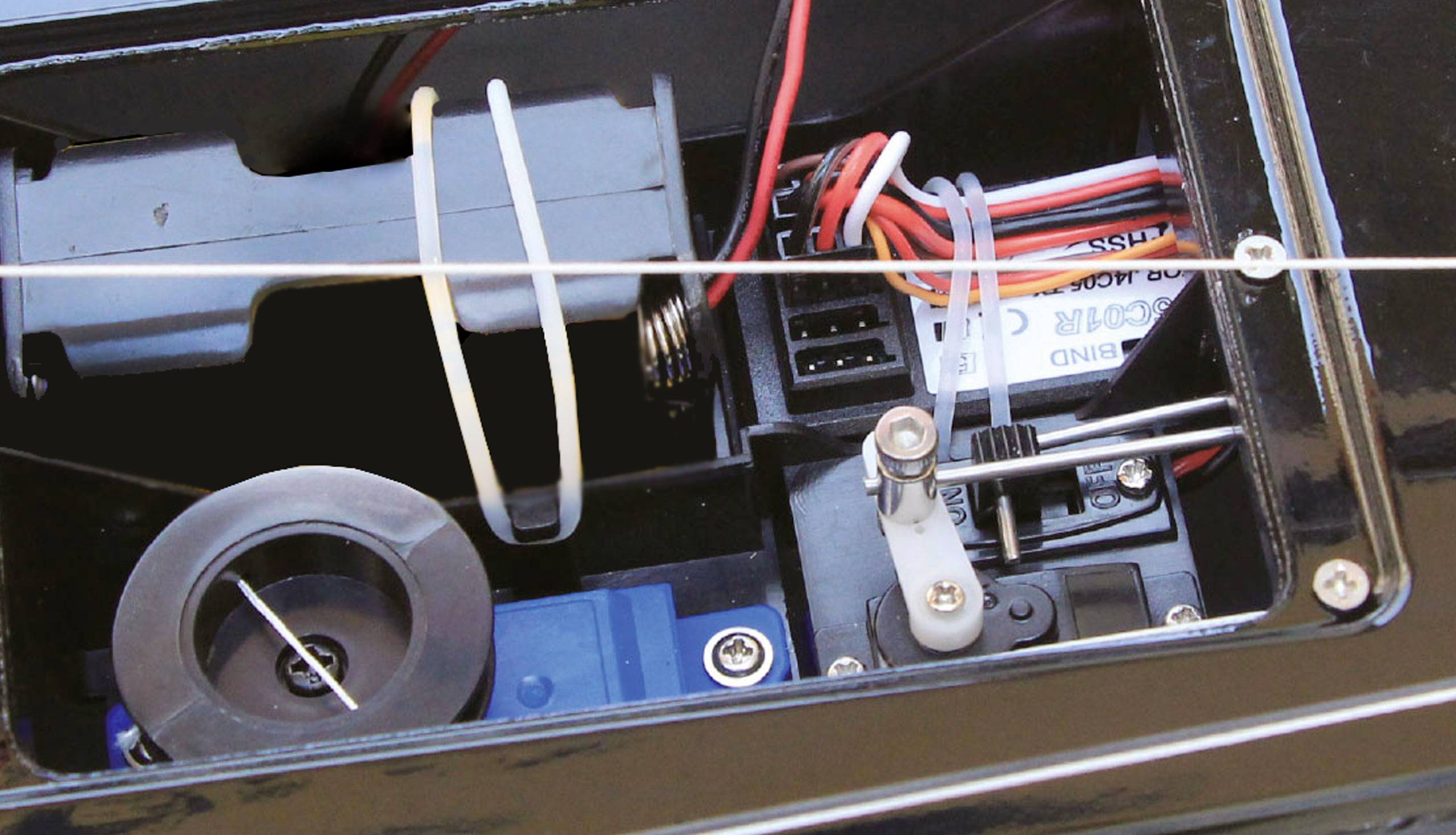 Amewi Voilier RC prêt à fonctionner (RtR) 995 mm