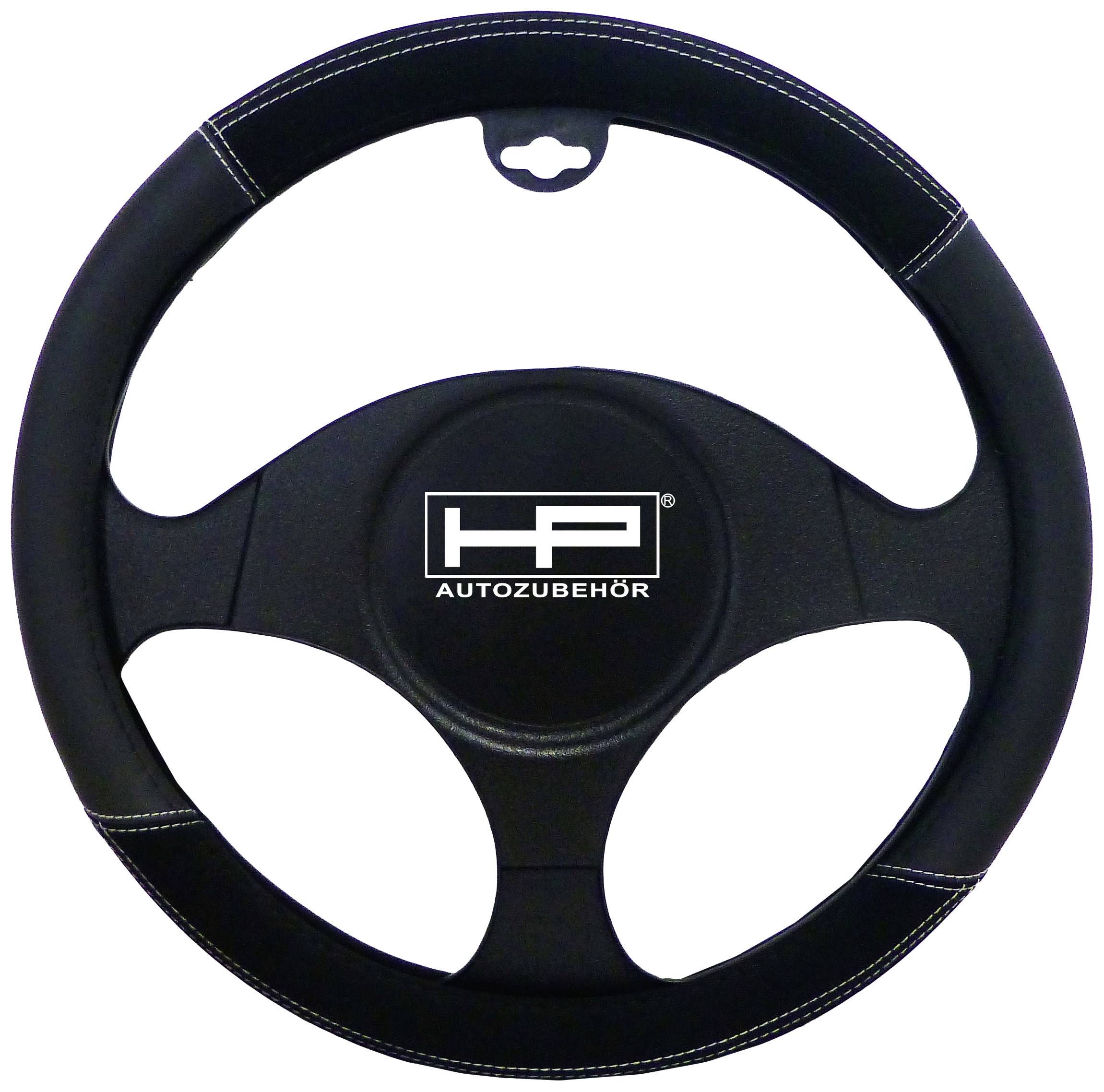 Couvre-volant en cuir noir avec des coutures blanches et un logo au centre, adapté comme accessoire automobile.