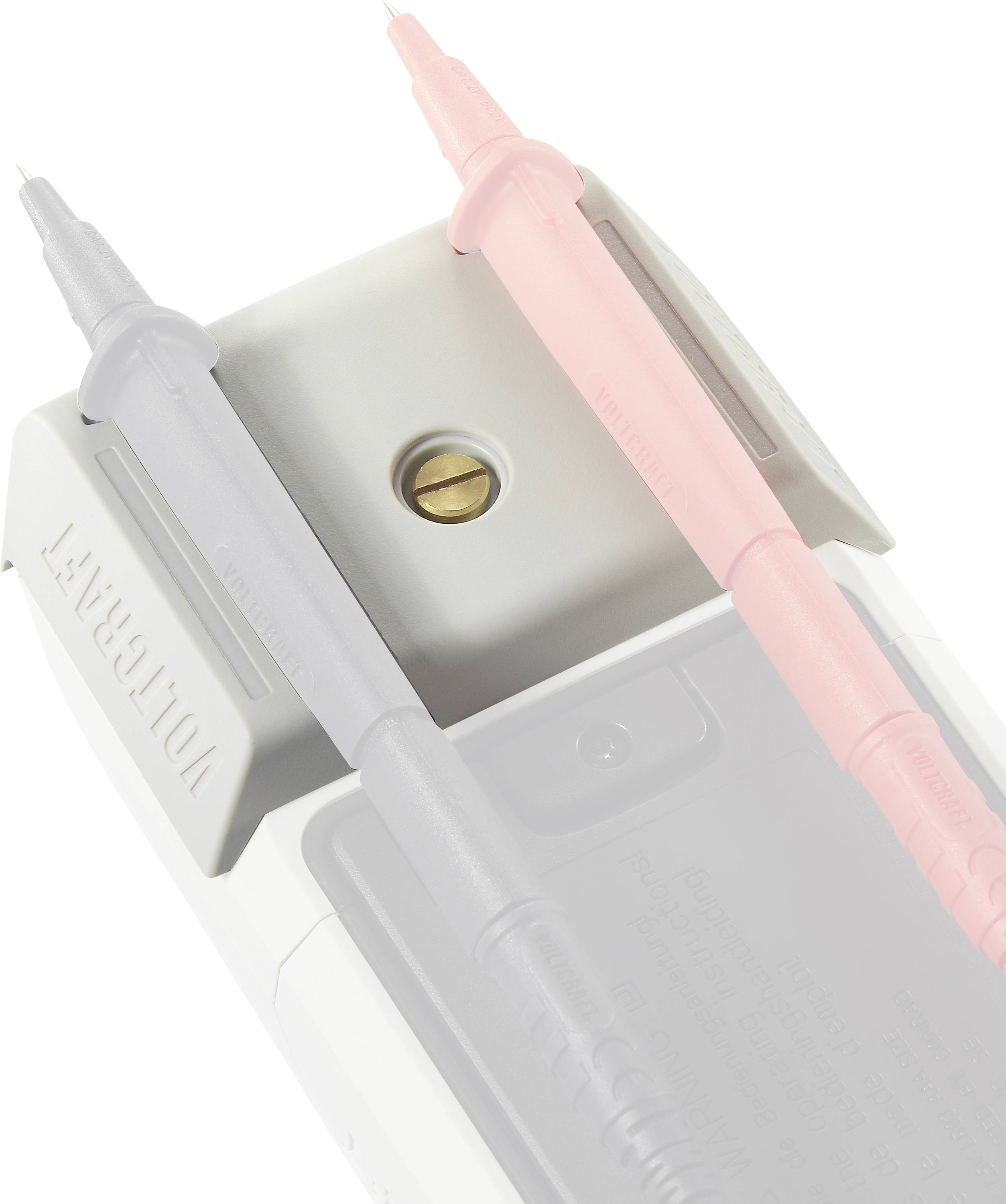 Un capteur gris et un capteur rouge sont branchés à un appareil de test électrique utilisé pour mesurer la tension.