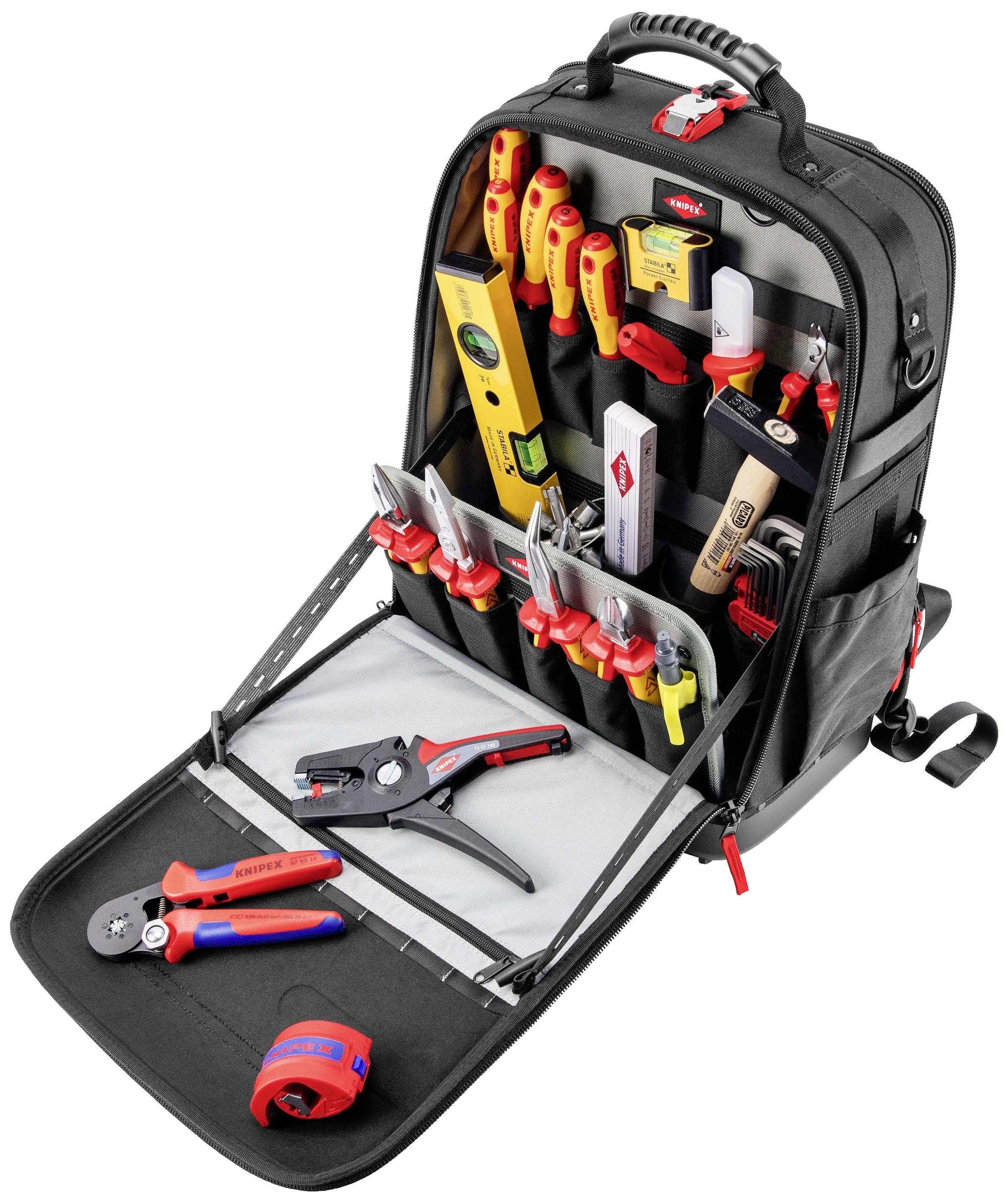 Un sac à dos à outils ouvert montre des outils de travail bien rangés tels que des pinces, des tournevis et un mètre ruban. Idéal pour les techniciens.