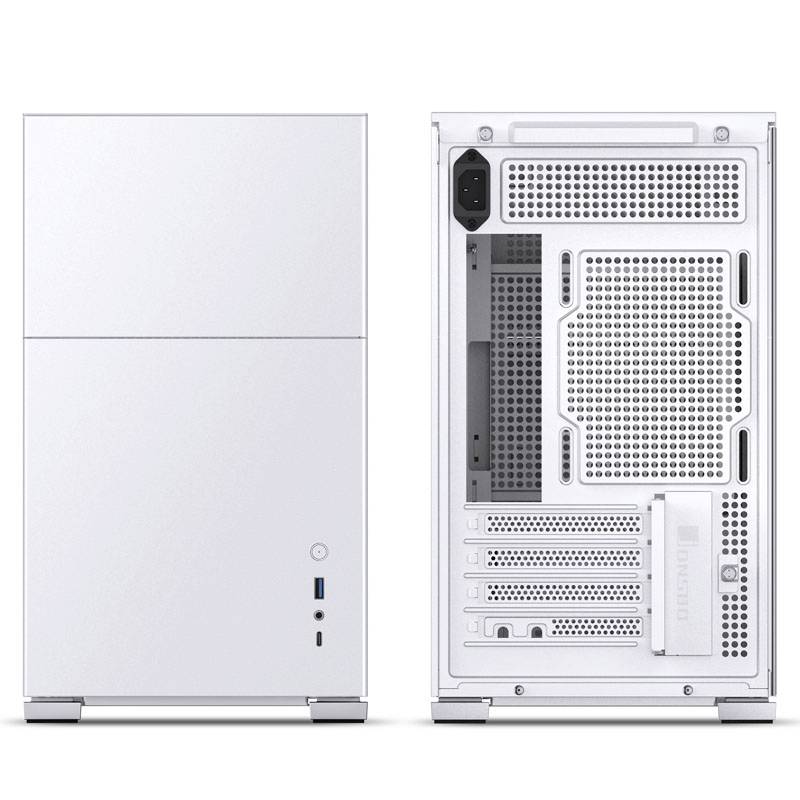 Un boîtier d'ordinateur blanc, vue avant et arrière. À l'avant : surface lisse, port USB. À l'arrière : grille de ventilation, emplacements pour connecteurs.