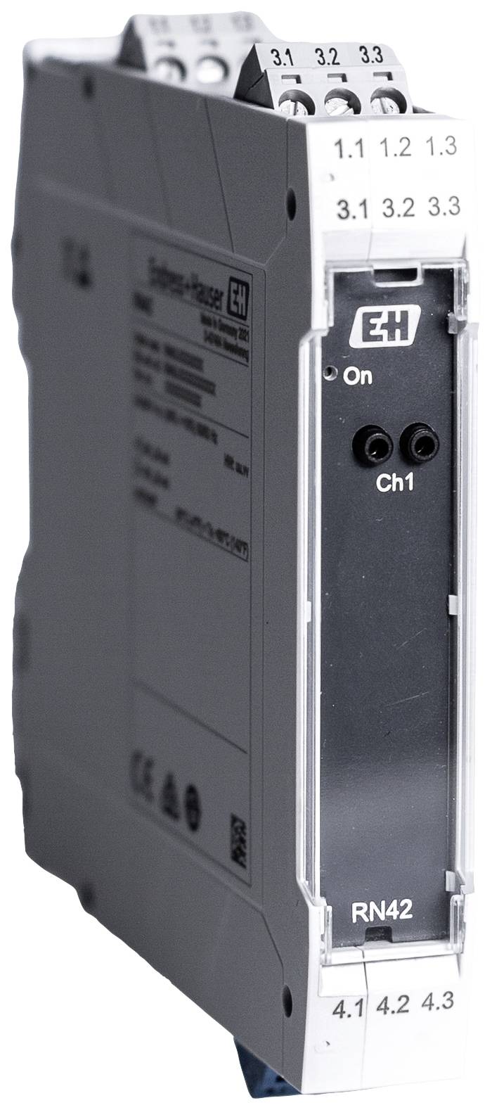 Un appareil électronique gris portant l'inscription 'RN42', doté de deux boutons noirs et d'un interrupteur, semblant être destiné à des applications techniques.