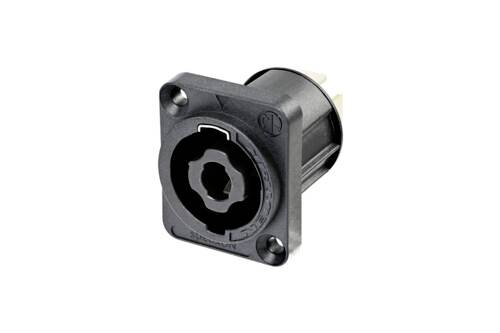 Prise audio noire en support carré, compatible avec des connecteurs XLR ou Speakon, dotée de deux trous de fixation pour vis.