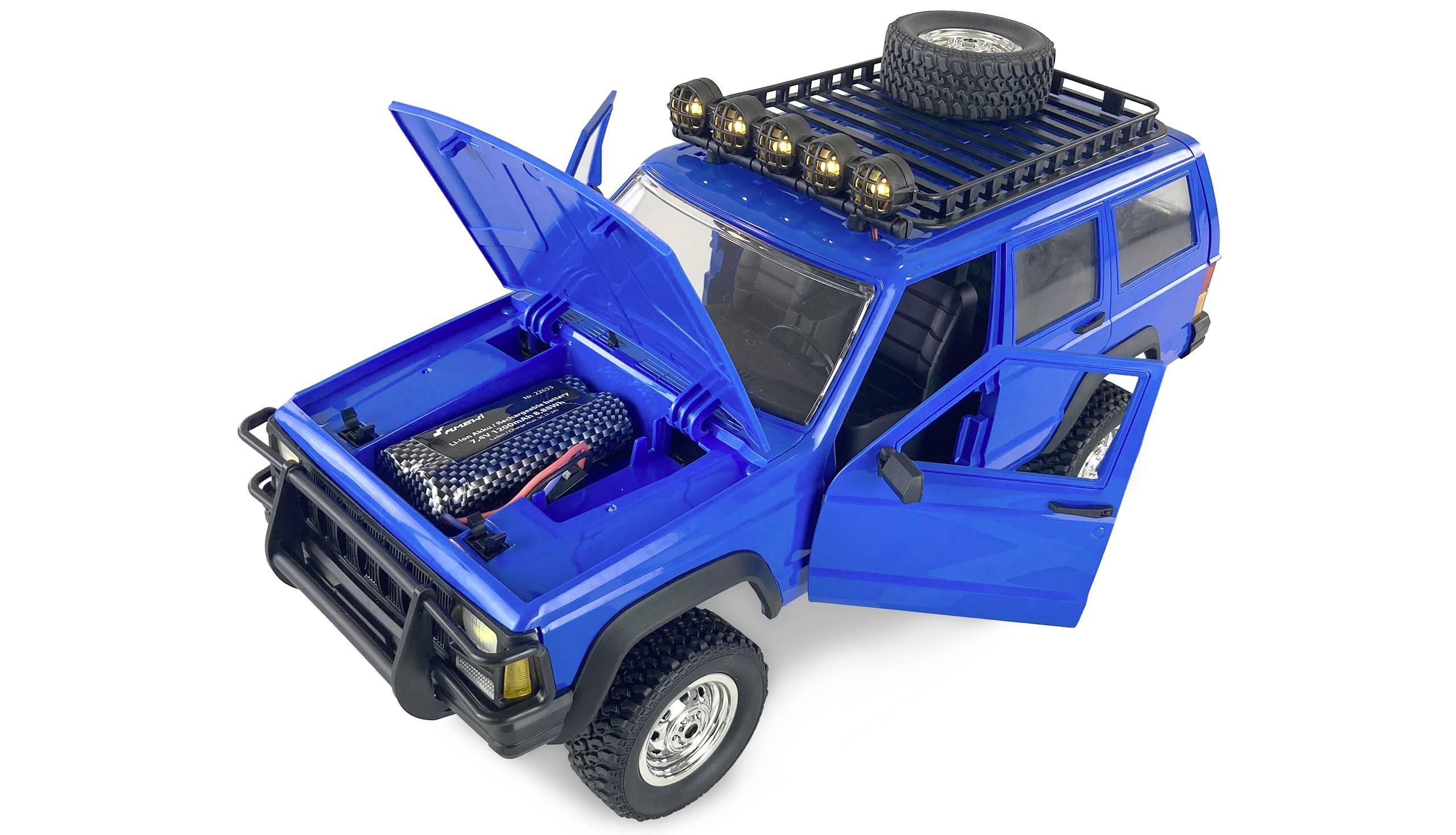 Une voiture miniature bleue avec le capot et les portes ouvertes, montrant le moteur et son intérieur. Un pneu de secours est placé sur le toit.