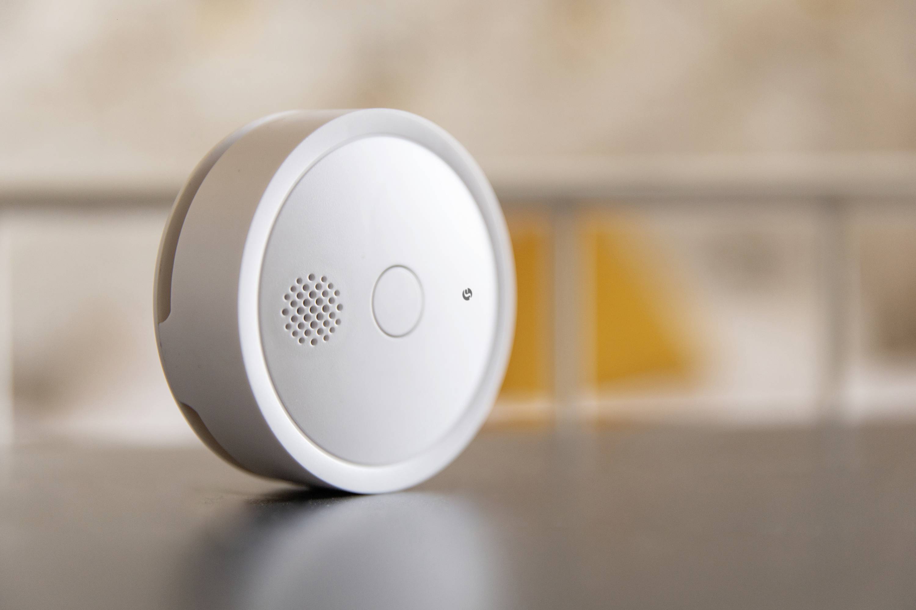 Shelly Plus Smoke Alarm Détecteur de fumée Bluetooth, Wi-Fi