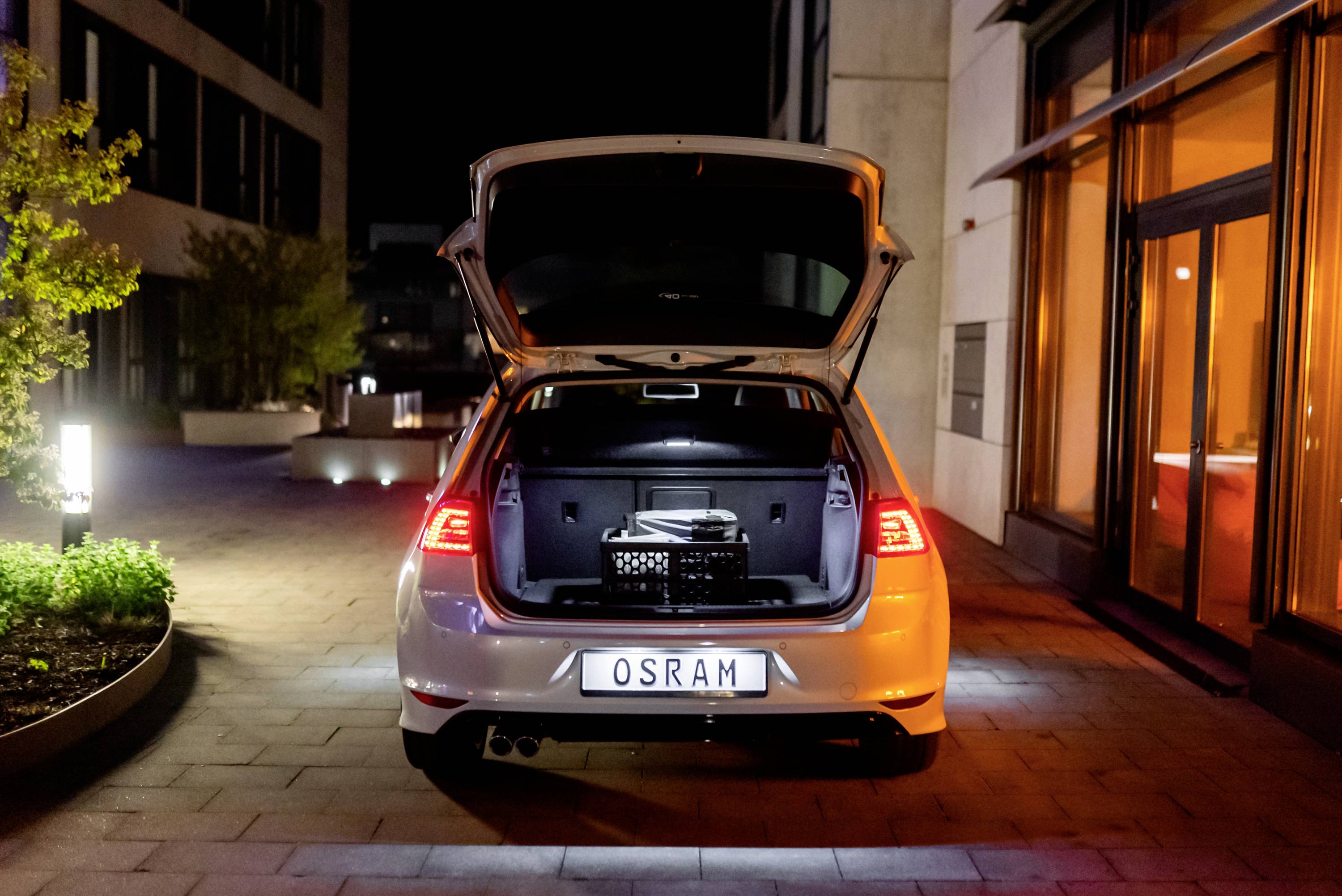 OSRAM Eclairage d'ambiance LEDINT106 LEDambient® Trunk Light LED 3.7 V (L x l x H) 63 x 17.4 x 108 mm allumage automatique