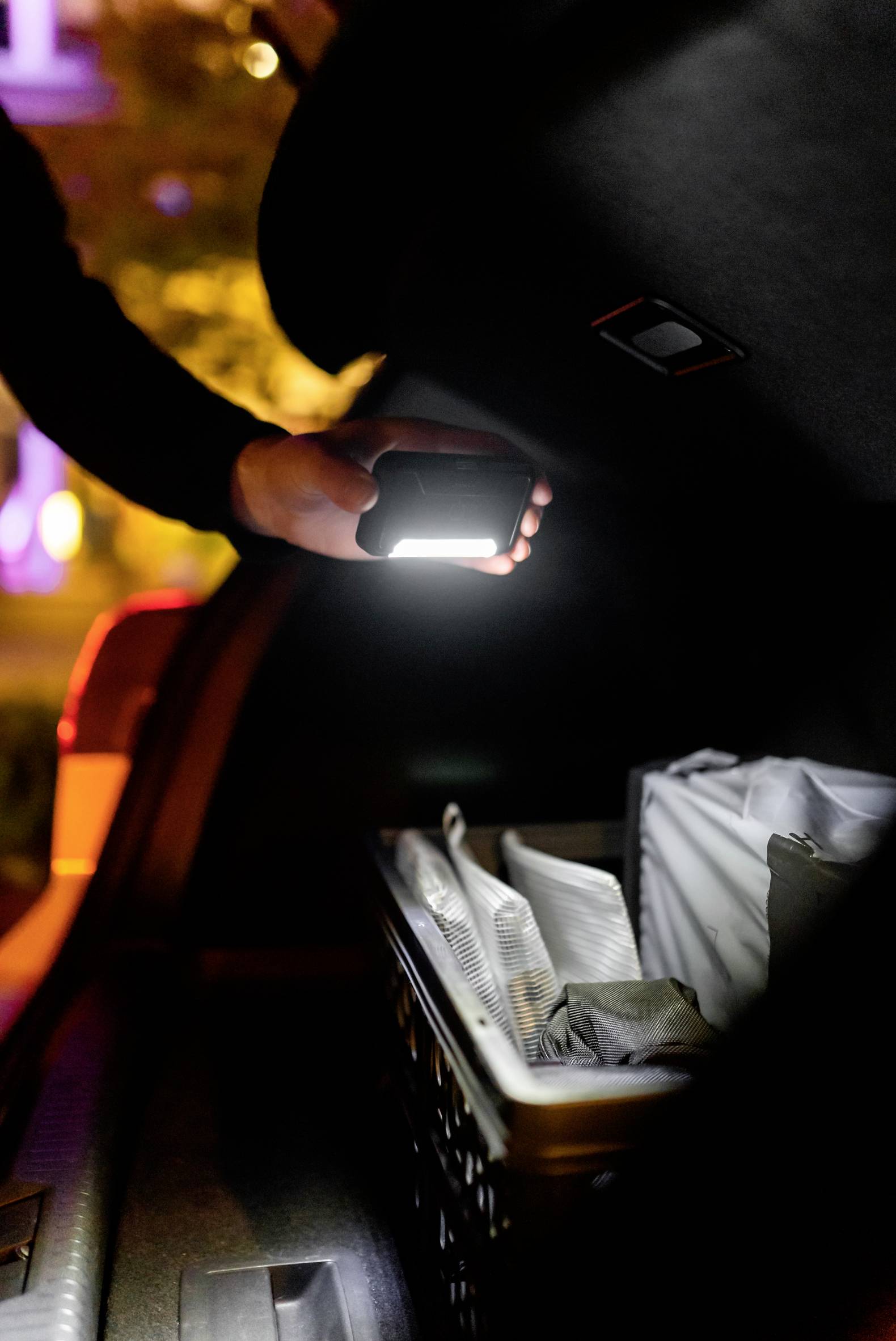 OSRAM Eclairage d'ambiance LEDINT106 LEDambient® Trunk Light LED 3.7 V (L x l x H) 63 x 17.4 x 108 mm allumage automatique