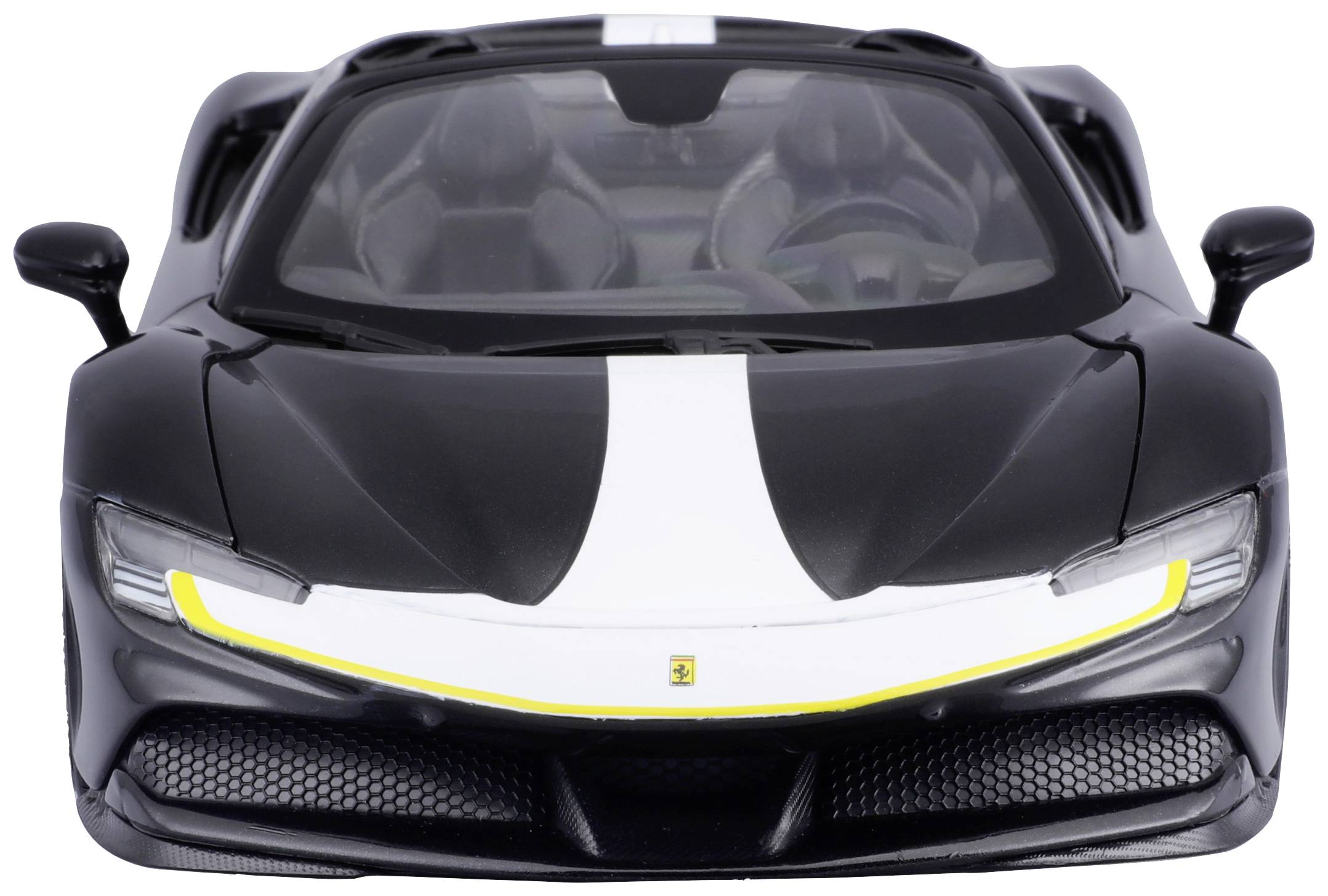 Une voiture de sport noire avec une bande blanche sur le capot, vue de face, surface brillante, design moderne.