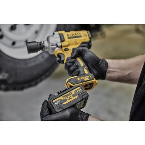 DEWALT DCF891P2G-QW Clé à chocs sans fil DEWALT DCF891P2G-QW Clé à chocs sans fil