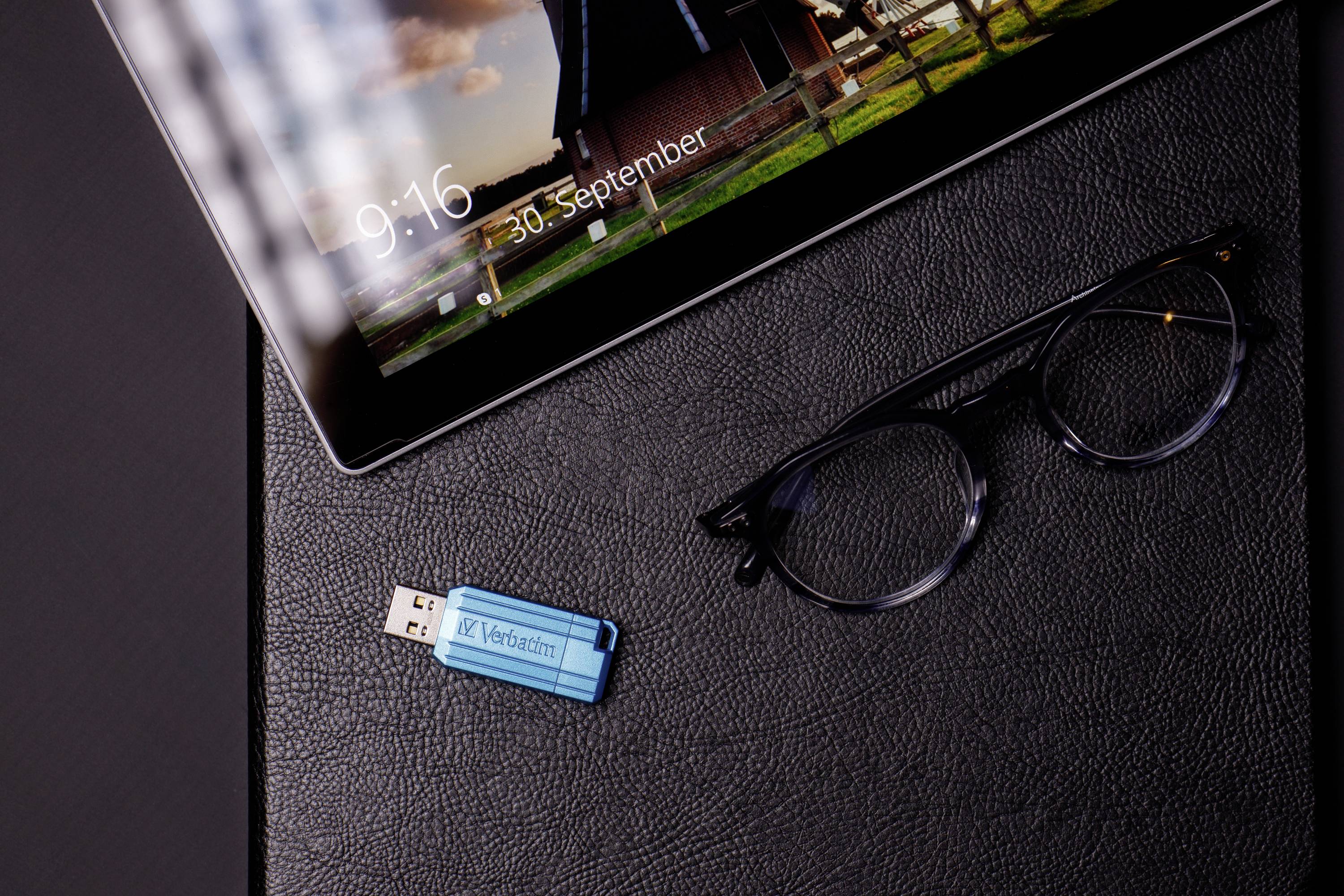 Verbatim USB DRIVE 2.0 PINSTRIPE Clé USB 64 GB bleu 49961 USB 2.0