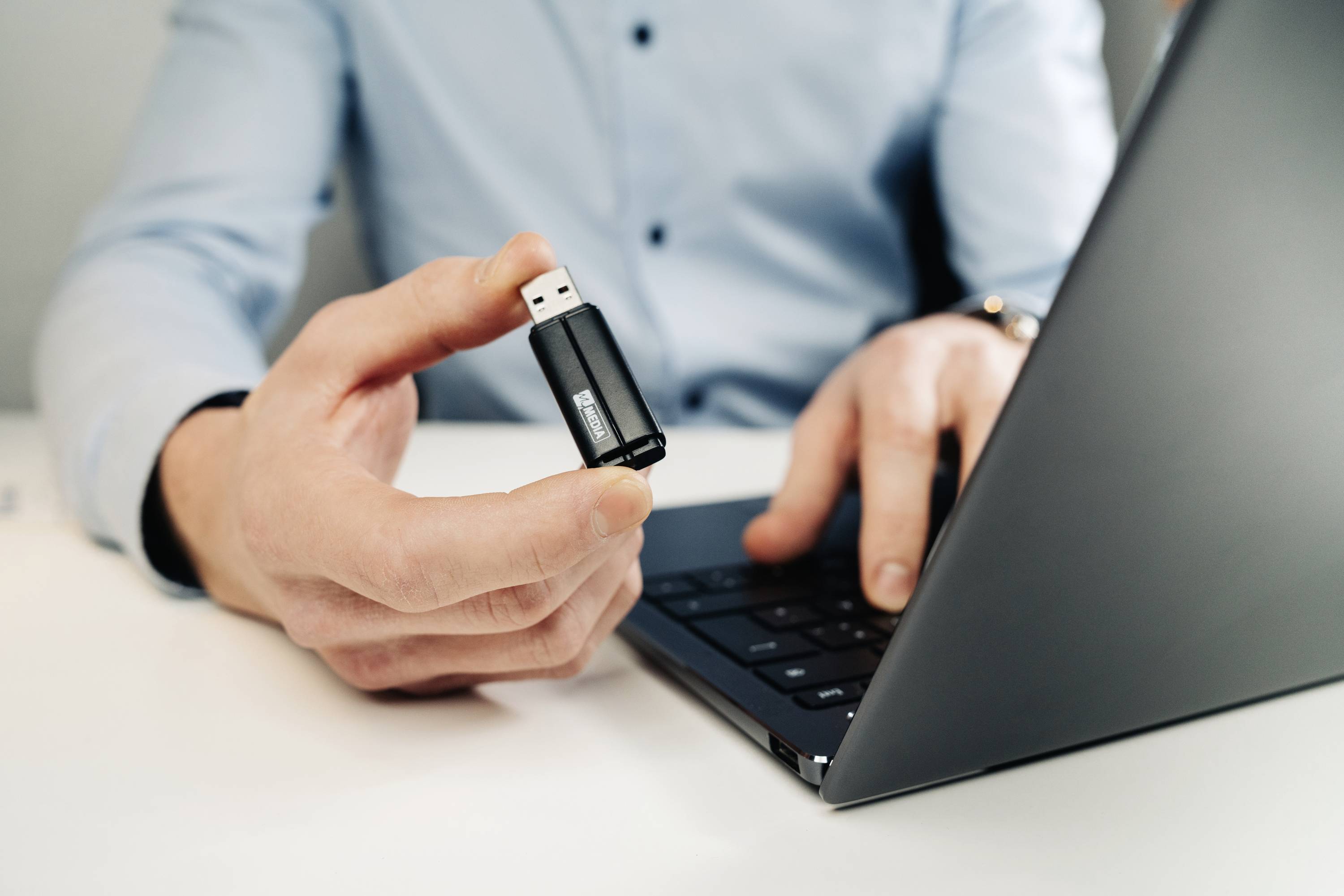 MyMEDIA My USB 2.0 Drive 32GB Clé USB 32 GB noir 69262 USB 2.0