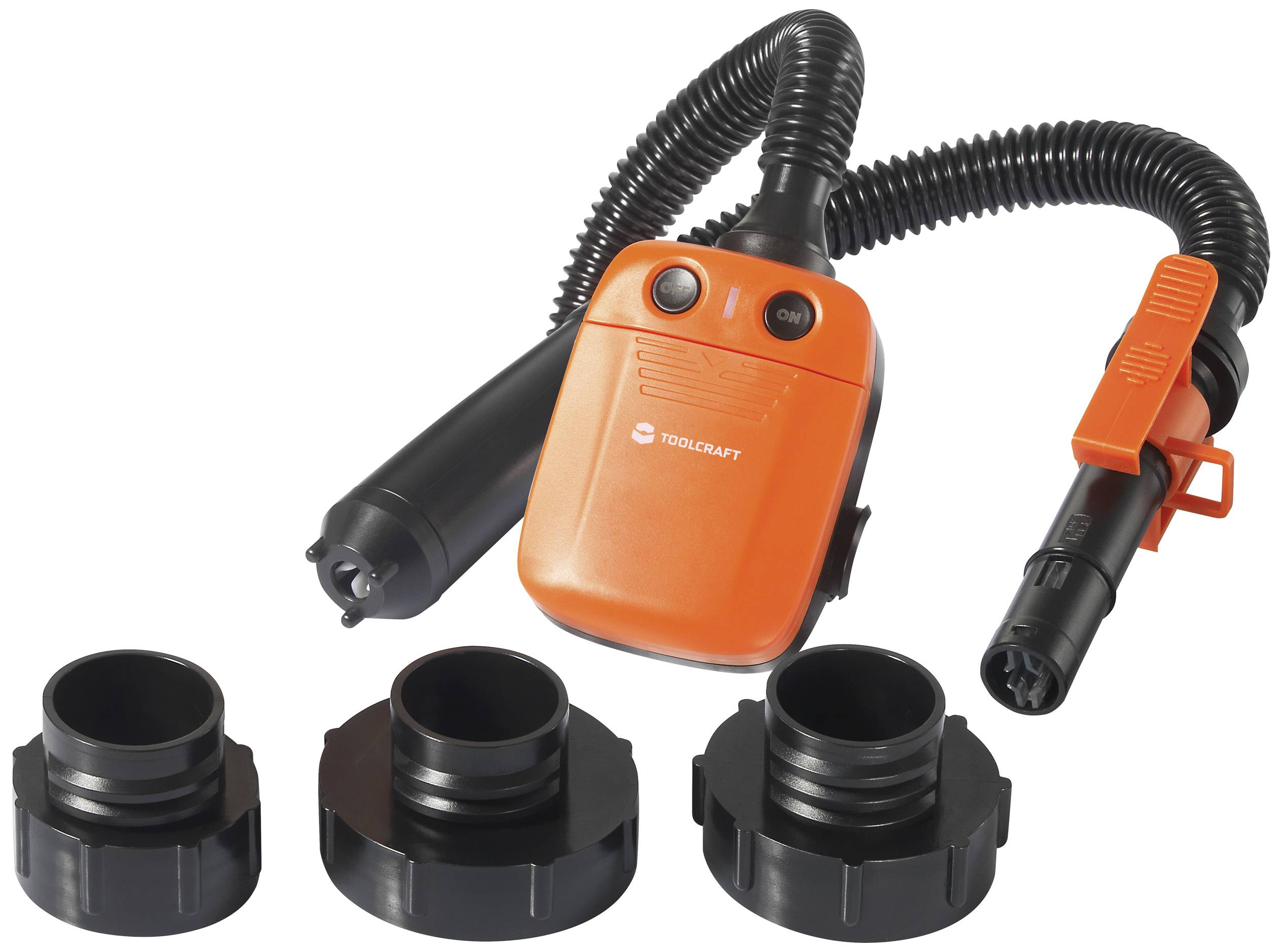 Un aspirateur orange avec un tuyau flexible et trois embouts différents. Adapté pour des tâches de nettoyage polyvalentes.