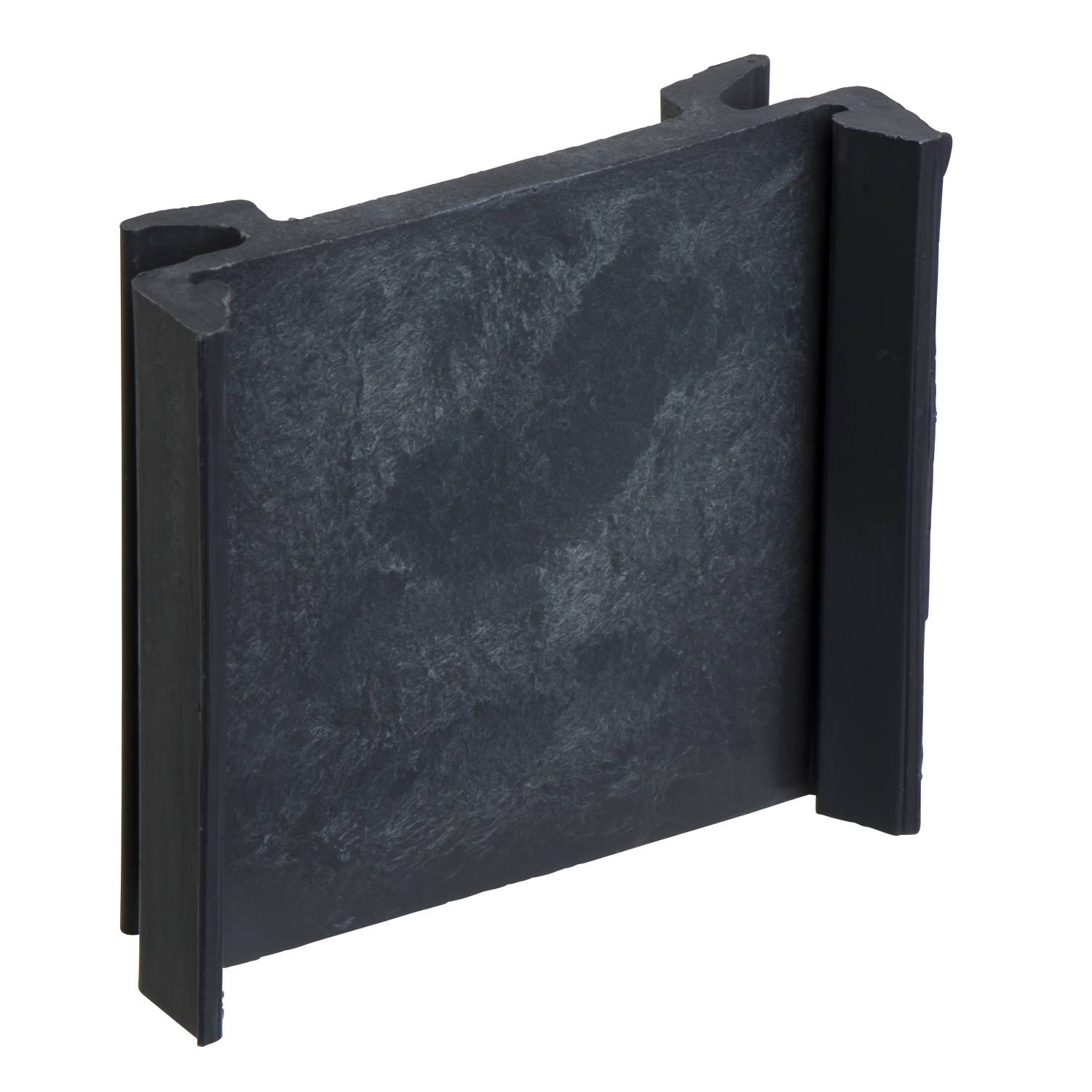Un composant en plastique noir rectangulaire, probablement une extrémité ou un capot, avec une surface lisse et deux bords surélevés.