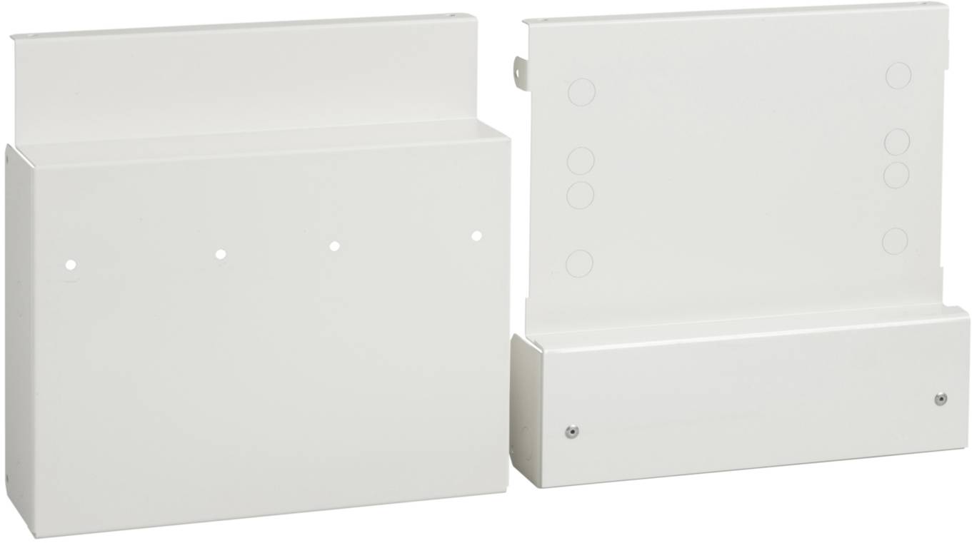 Deux boîtes métalliques blanches côte à côte, dont une avec des trous sur la façade. Les deux sont rectangulaires et de design épuré.