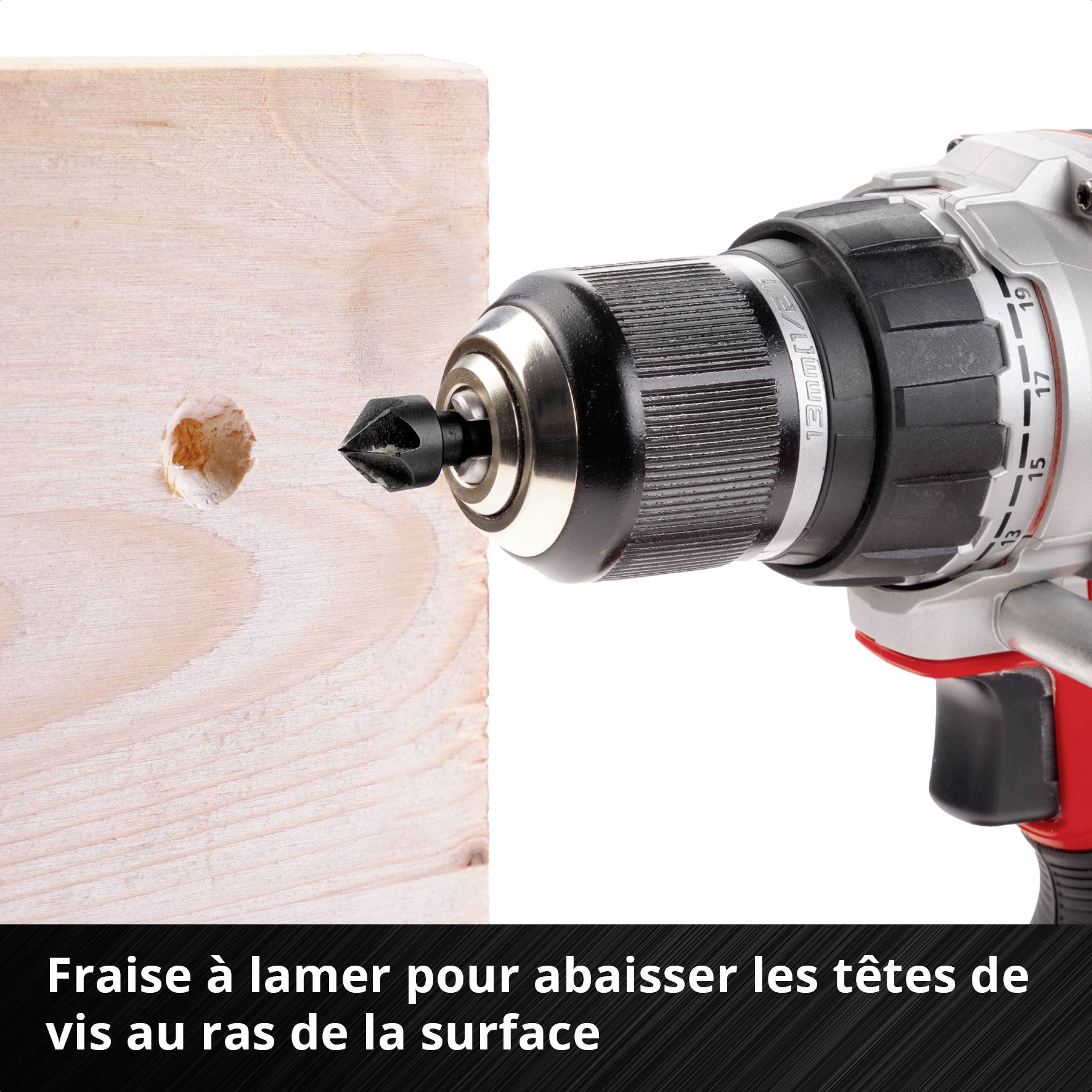 Perceuse-visseuse 'Makita' avec fraise à chanfreiner pratiquant un trou dans une planche de bois. Texte en bas : 'Fraise à chanfreiner pour l'affleure des têtes de vis avec la surface'.